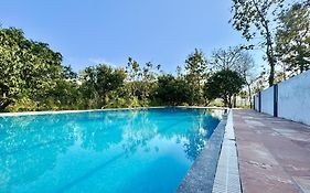 The White Oak Corbett Spa & Resort